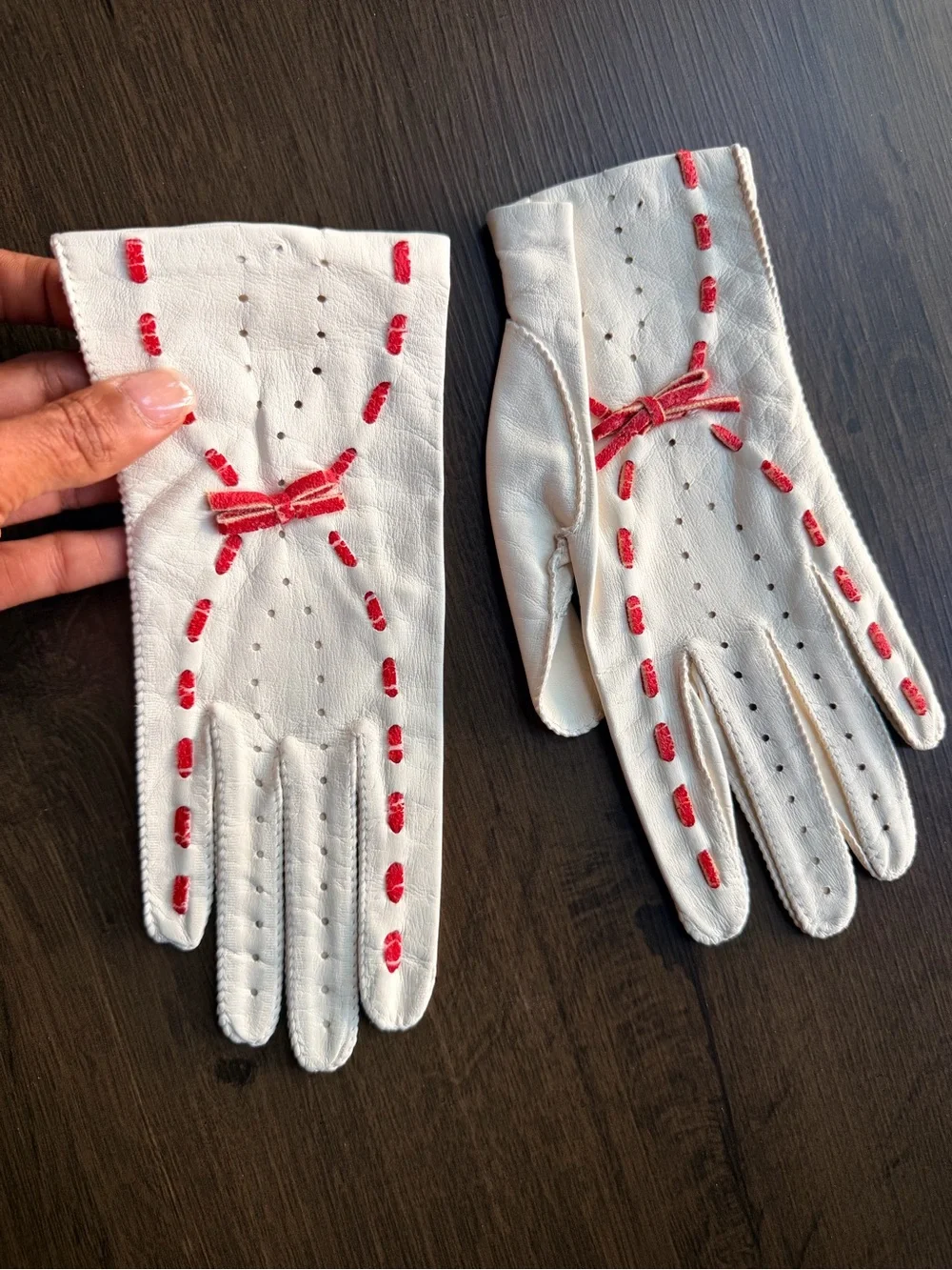 Vintage Mid-Century White Leather Driving Gloves with Red Lacing
